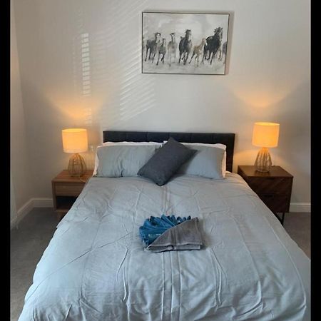 Beautiful Room In Apartment Near Town Centre Rugby Esterno foto