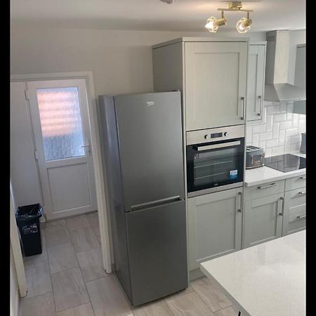 Beautiful Room In Apartment Near Town Centre Rugby Esterno foto