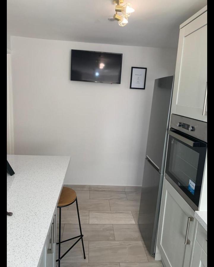 Beautiful Room In Apartment Near Town Centre Rugby Esterno foto