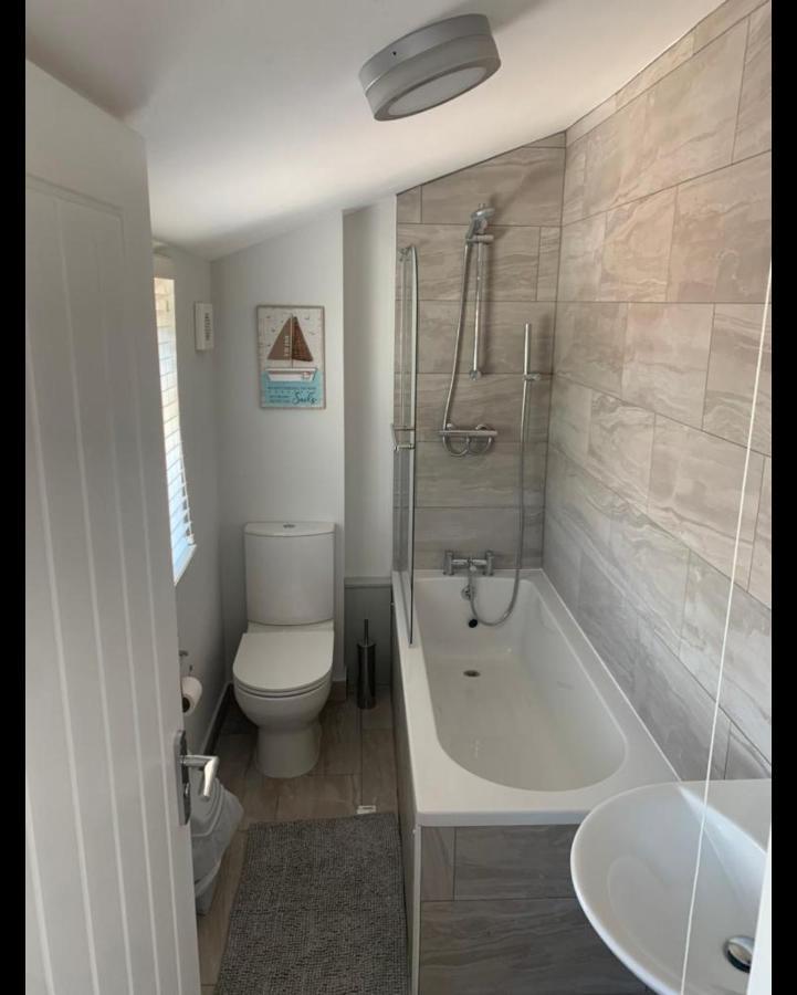 Beautiful Room In Apartment Near Town Centre Rugby Esterno foto